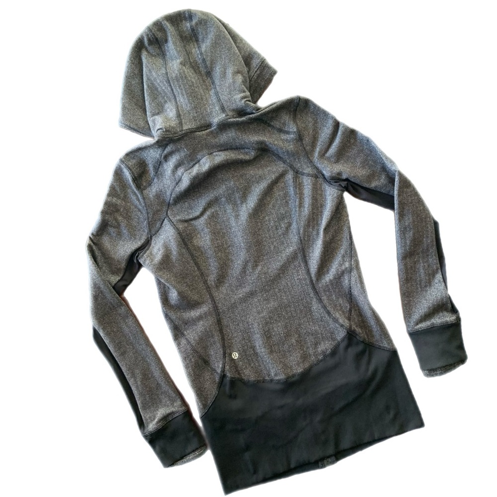 Lululemon Daily Practice Jacket
Heathered Herringbone Heathered Black - Picture 4 of 12